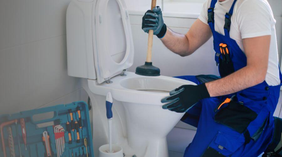 Local annual plumbing maintenance in Leavenworth, KS